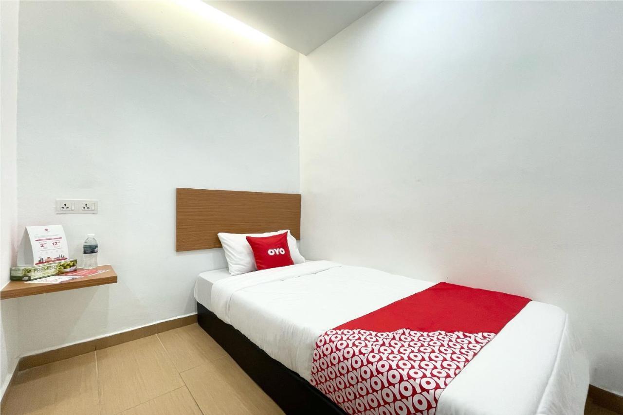 Oyo 90334 Mawlaya Hotel Bayan Lepas Eksteriør bilde
