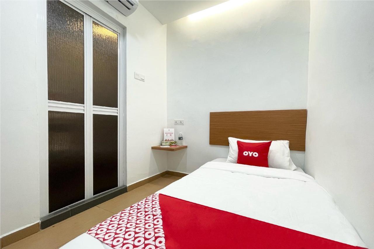 Oyo 90334 Mawlaya Hotel Bayan Lepas Eksteriør bilde