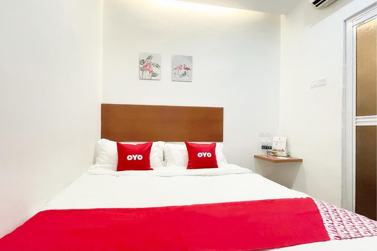 Oyo 90334 Mawlaya Hotel Bayan Lepas Eksteriør bilde