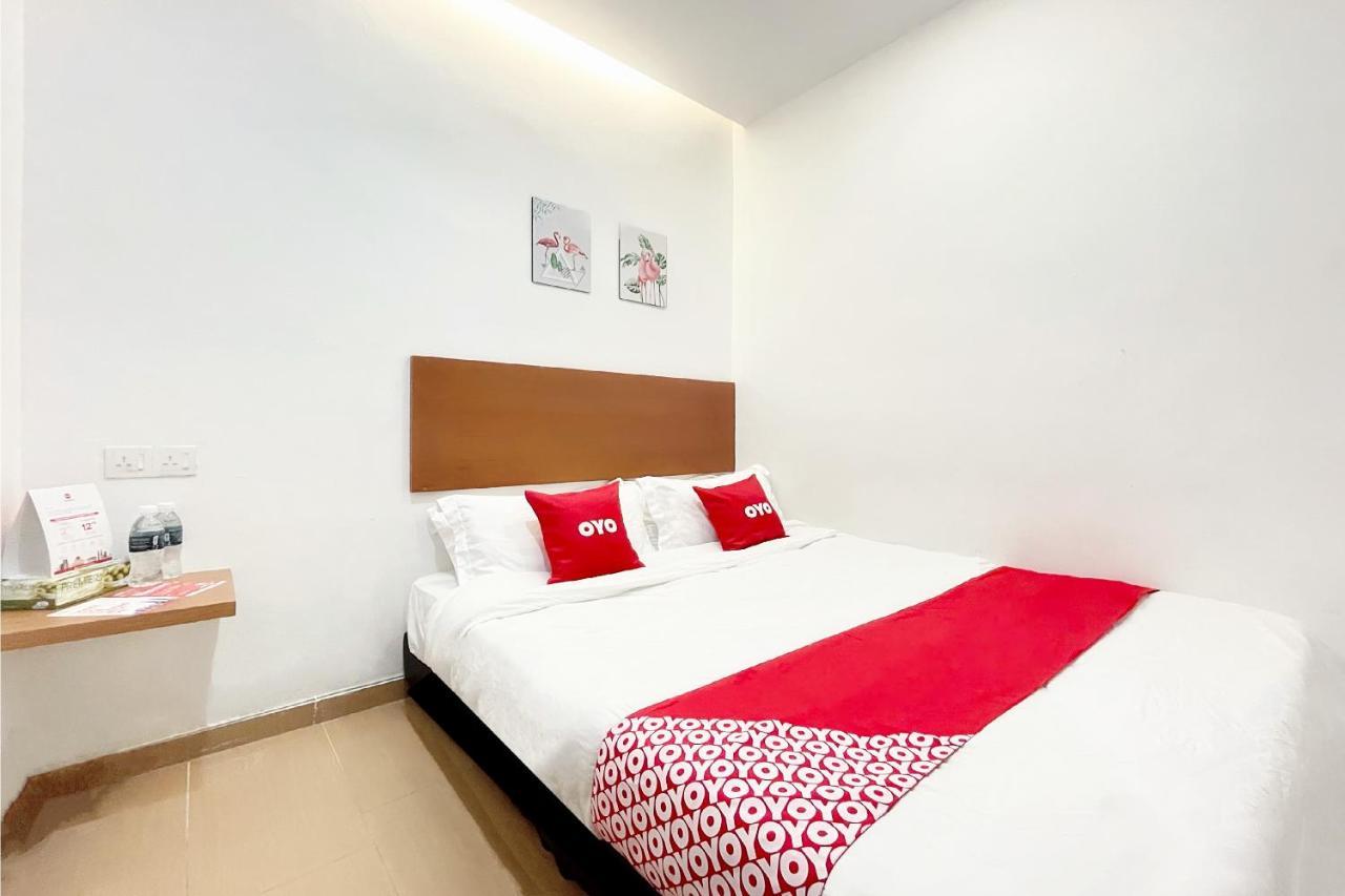Oyo 90334 Mawlaya Hotel Bayan Lepas Eksteriør bilde